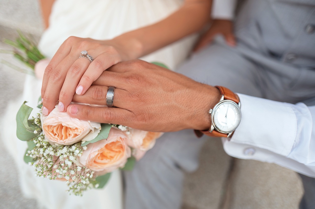 5 Things to Know About Younger Man and Older Woman Marriage