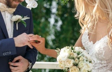 14 Adorable Ways to Add Charm to Your Wedding Vows